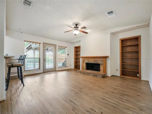 269 E Ridgegate Drive, Garland, TX 75040