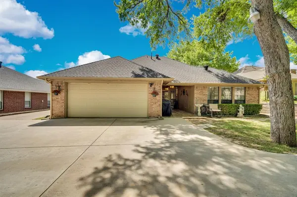 1105 Crestwood Court, Desoto, TX 75115
