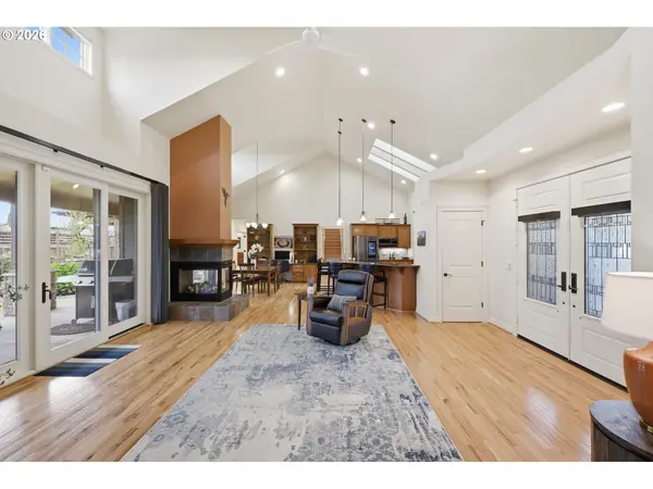 2148 Lomond AVE, Springfield, OR 97477