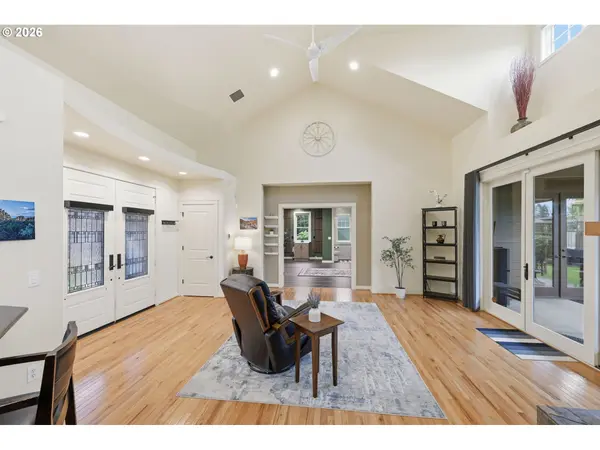 2148 Lomond AVE, Springfield, OR 97477