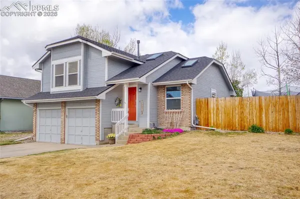 8270 Steadman DR, Colorado Springs, CO 80920