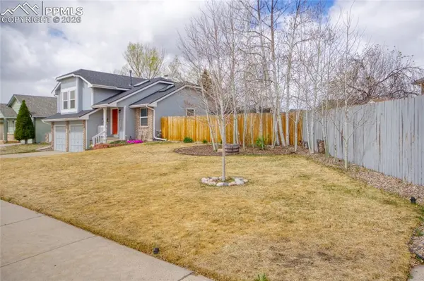 8270 Steadman DR, Colorado Springs, CO 80920