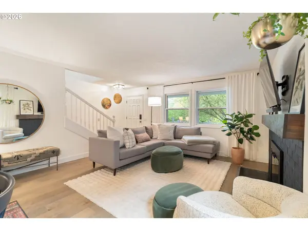 3453 E BURNSIDE ST, Portland, OR 97214