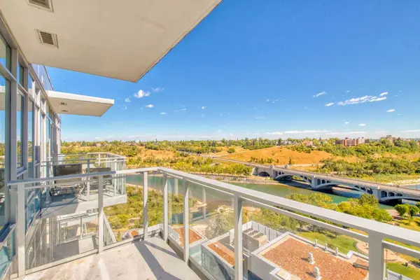 108 Waterfront CT SW #1604, Calgary, AB T2P 1K7