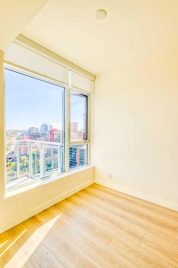 108 Waterfront CT SW #1604, Calgary, AB T2P 1K7