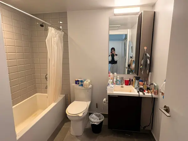 203 College ST #605, Toronto C01, ON M5T 0C8