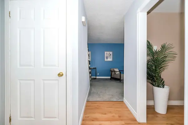 730 Cedar ST #3, Oshawa, ON L1H 4M6