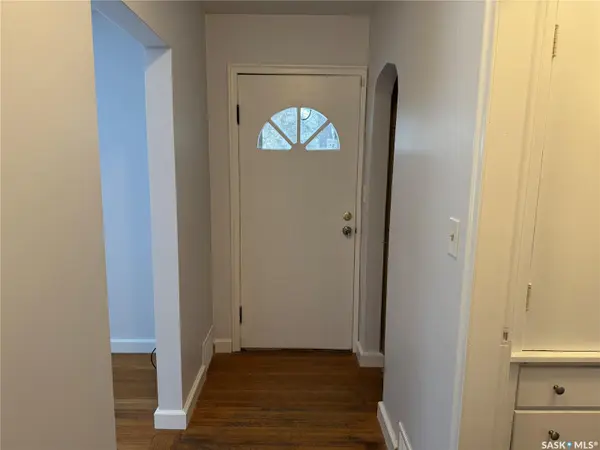 1318 B AVENUE N, Saskatoon, SK S7L 1G5