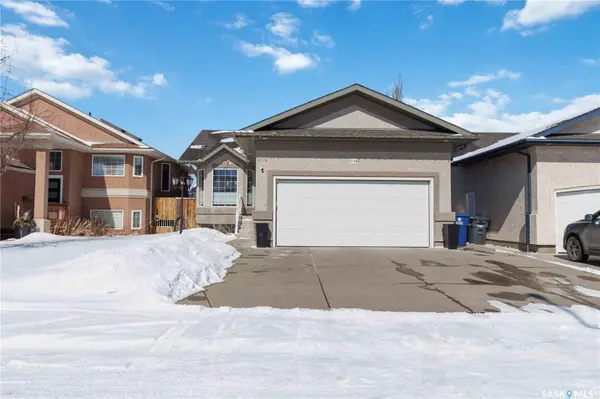 330 Sears COVE, Saskatoon, SK S7N 4V7