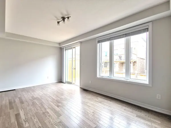 398 Threshing Mill BLVD, Oakville, ON L6H 0P6