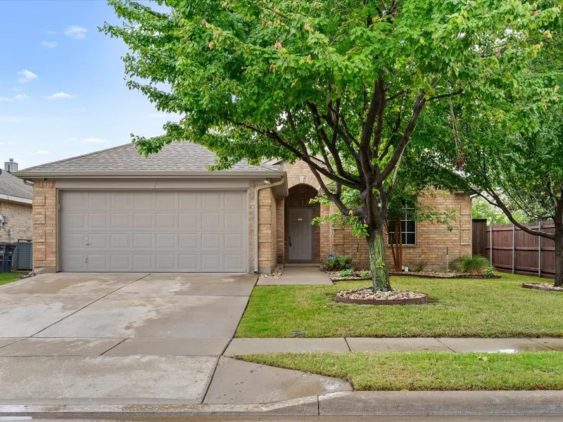 4524 Grassy Glen Drive, Fort Worth, TX 76244