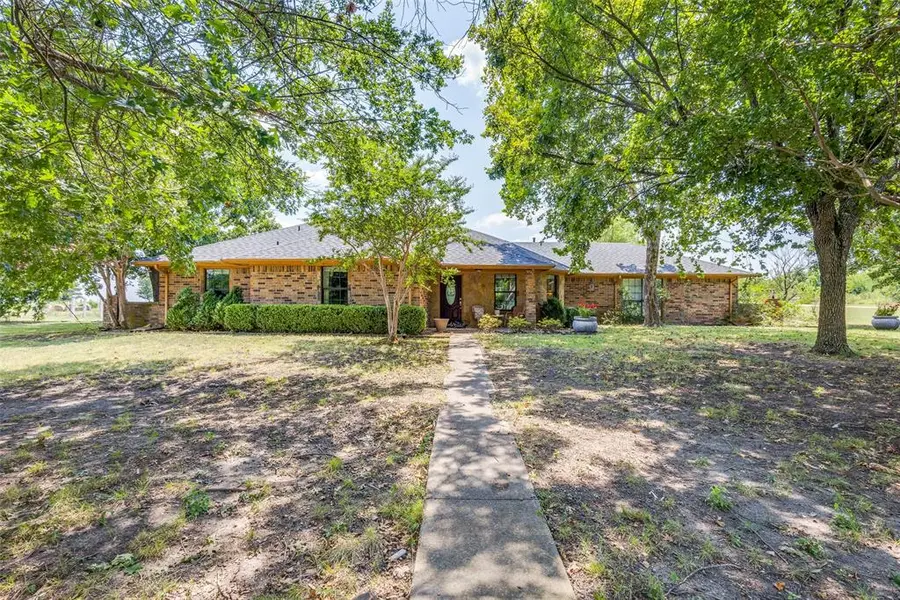 2982 Fm 2194, Farmersville, TX 75442