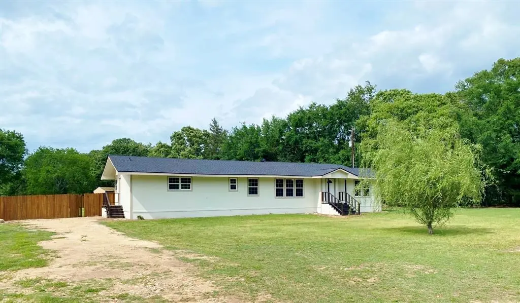 101 County Road 1475, Mount Pleasant, TX 75455