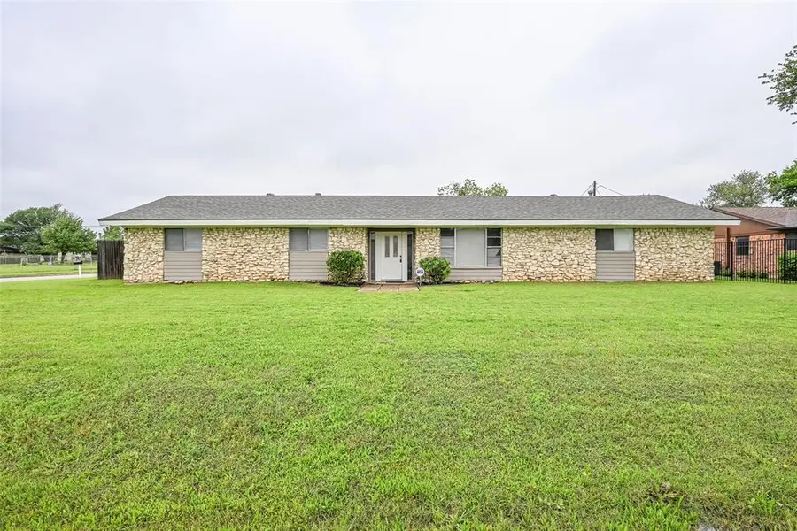 108 S Beverly Street, Crowley, TX 76036