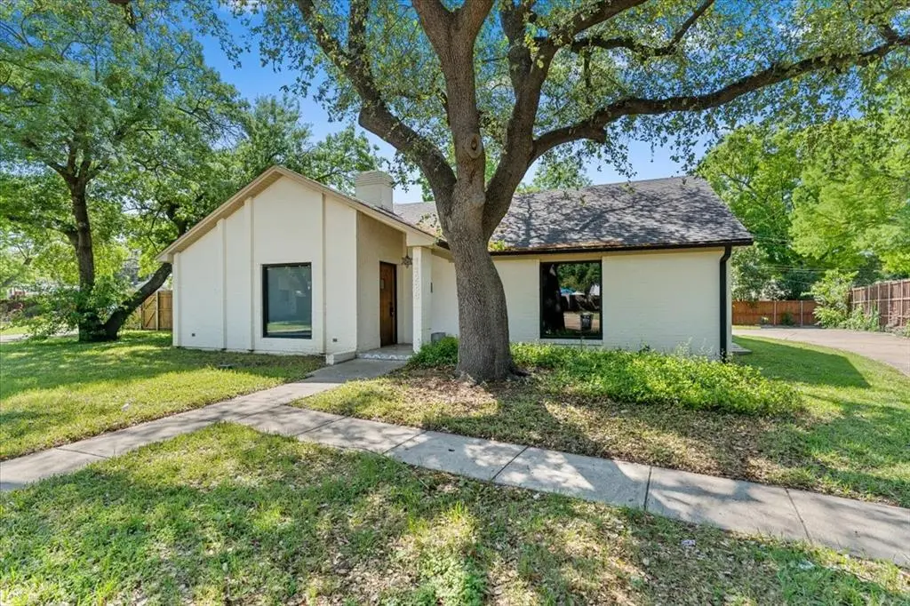 11238 Webb Chapel Court, Dallas, TX 75229