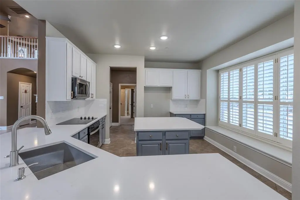 452 Richmond Street, Irving, TX 75063