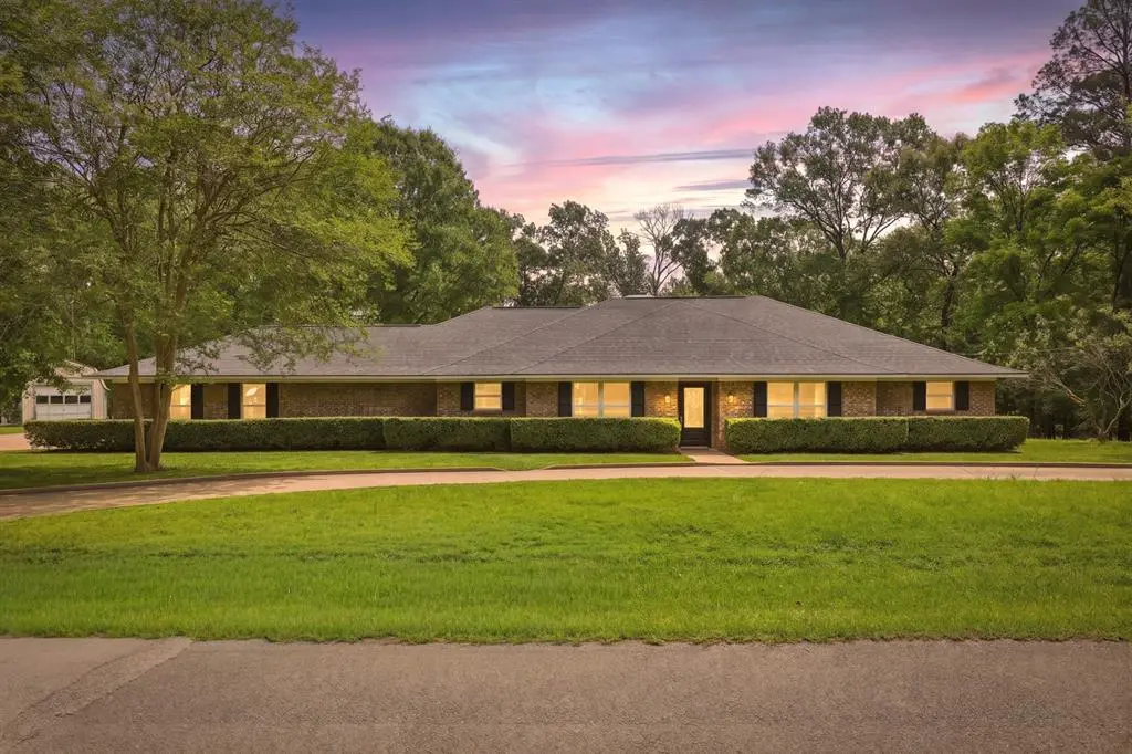 9465 Peninsula Drive, Tyler, TX 75707