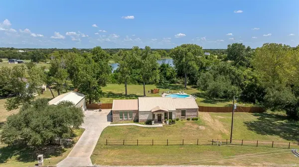 3119 Bob White Drive, Granbury, TX 76049
