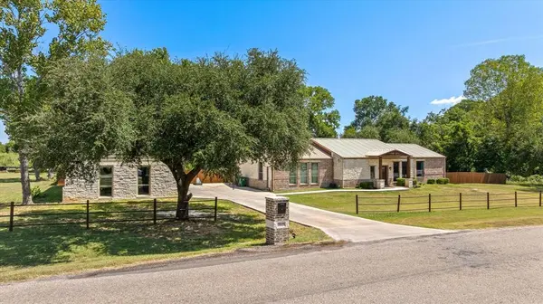 3119 Bob White Drive, Granbury, TX 76049