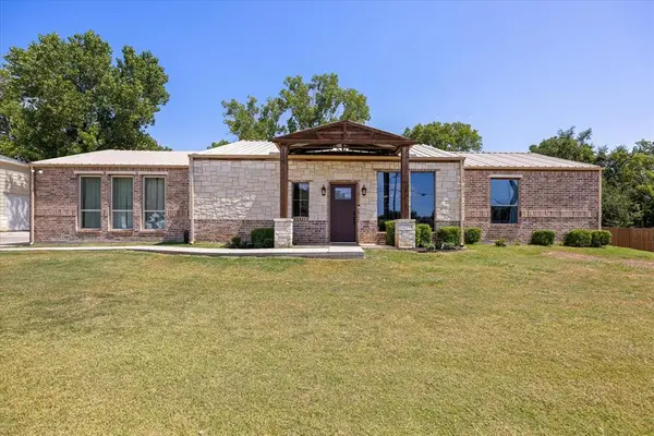 3119 Bob White Drive, Granbury, TX 76049