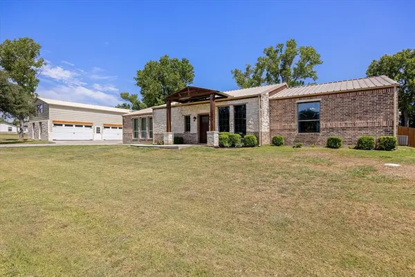 3119 Bob White Drive, Granbury, TX 76049