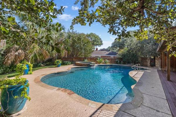 4400 Summercrest Court, Fort Worth, TX 76109