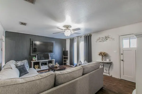 108 N Lakeview Drive, Lacy Lakeview, TX 76705