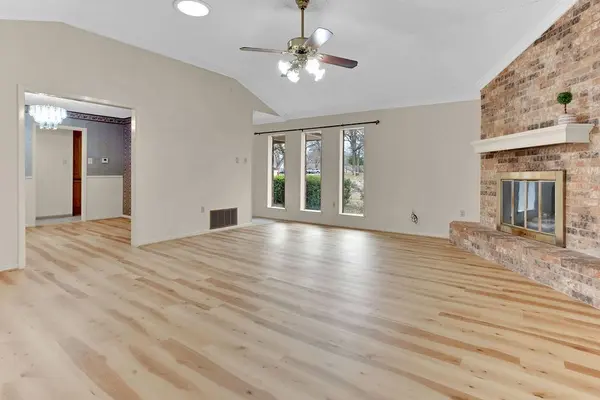 307 Easy Drive, Hideaway, TX 75771