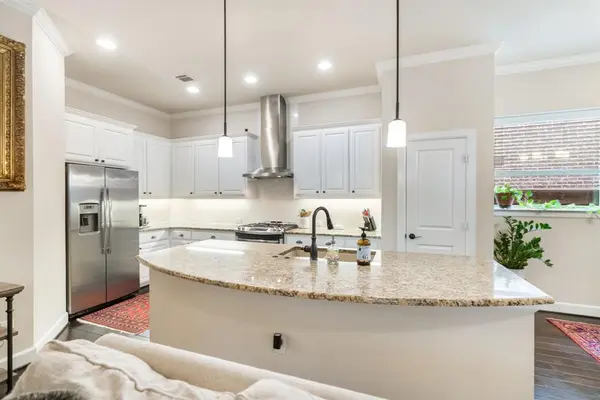 904 Enchanted Wood Drive, Arlington, TX 76005