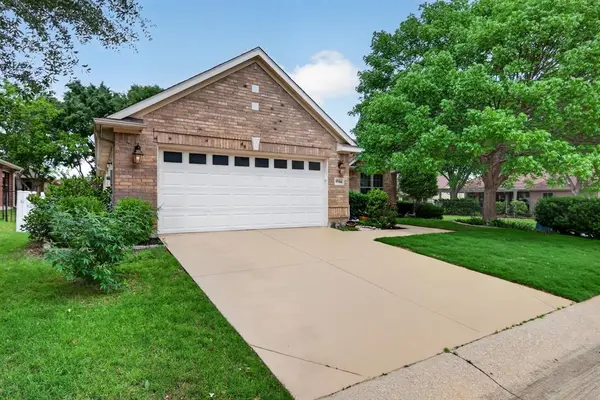 9504 Pinewood Drive, Denton, TX 76207