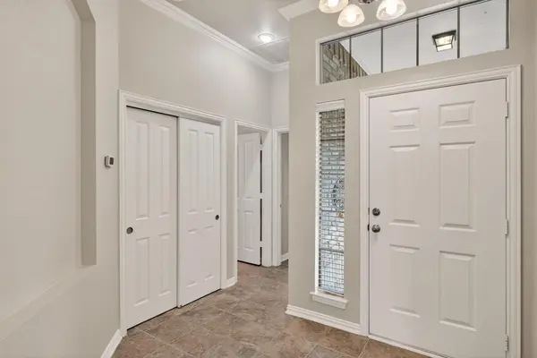 9504 Pinewood Drive, Denton, TX 76207