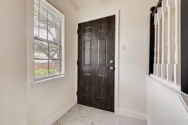 4028 O B Crowe Drive, Dallas, TX 75227