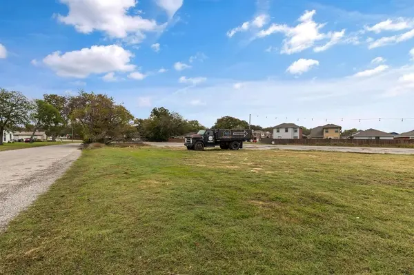 6100 Lt JG Barnett Road, Fort Worth, TX 76114