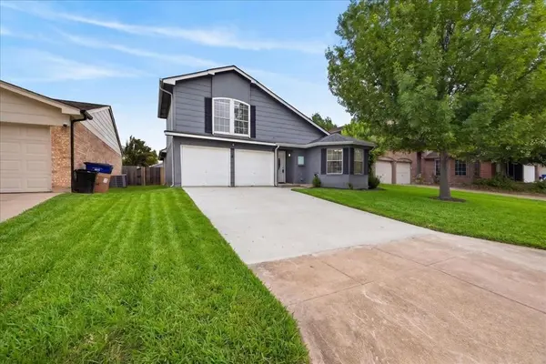 617 Hollyberry Drive, Mansfield, TX 76063