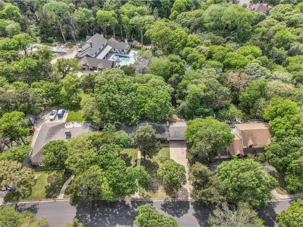 400 Broughton Drive, Woodway, TX 76712