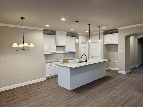 1045 Nighthawk Trail, Alvarado, TX 76009