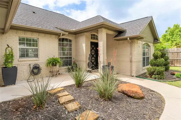 523 W 1st Street, Justin, TX 76247