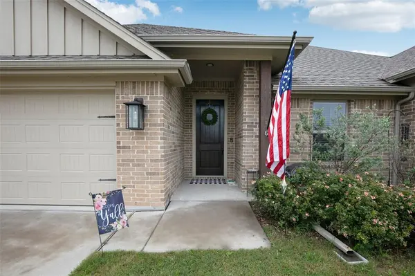 211 Rees Avenue, Godley, TX 76044