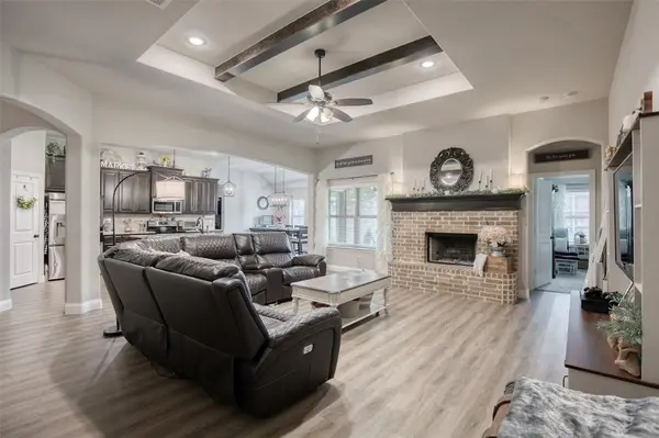 211 Rees Avenue, Godley, TX 76044