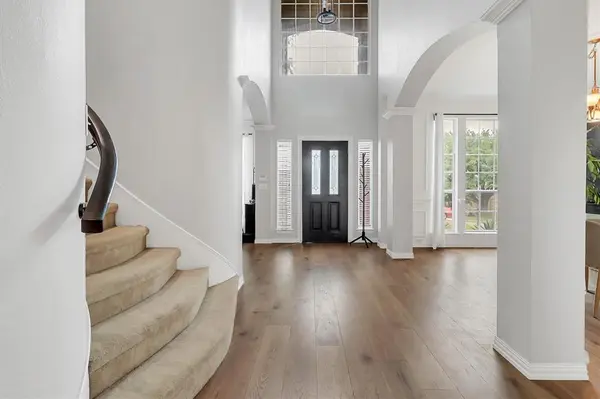 1900 Golden Trail, Carrollton, TX 75010