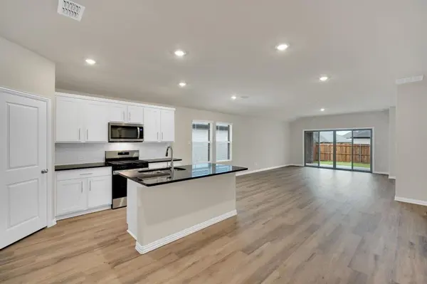 2226 Mustang Way, Seagoville, TX 75159