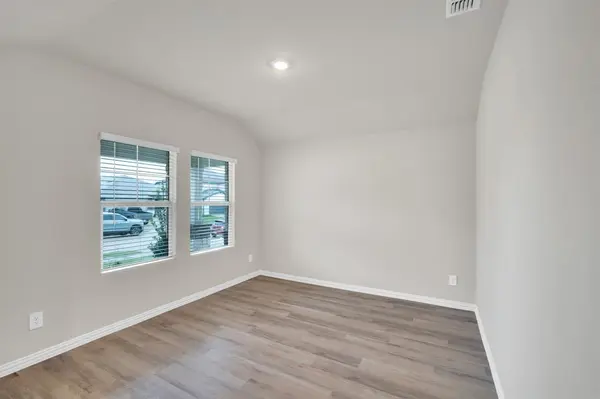 2226 Mustang Way, Seagoville, TX 75159