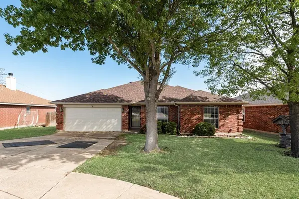 9320 Rhea Court, White Settlement, TX 76108