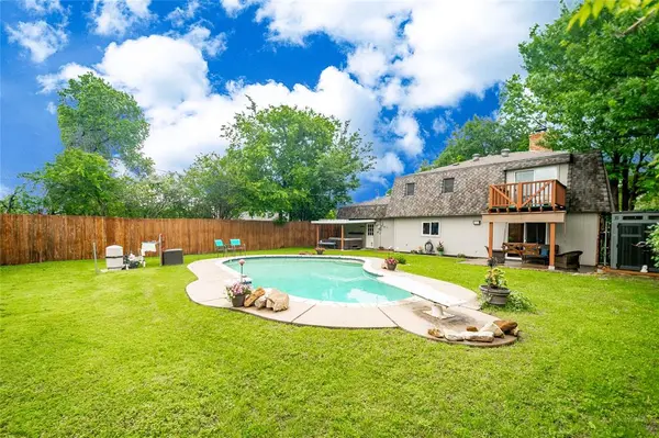 2121 Mountainview Drive, Hurst, TX 76054