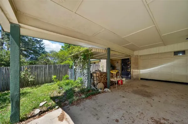 1009 Caprice Dr, Grand Saline, TX 75140