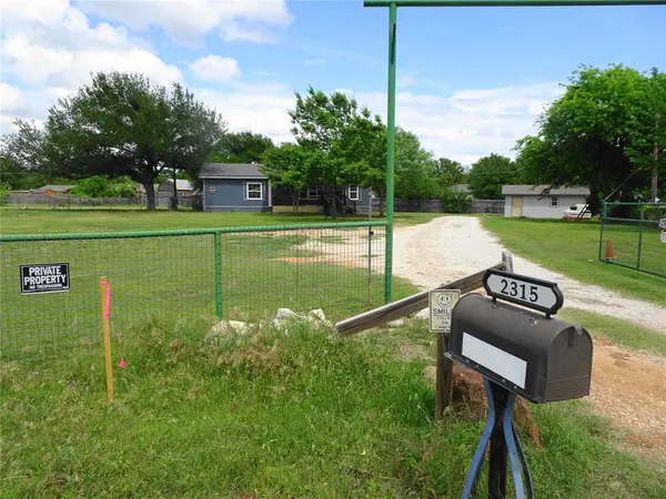 2315 Balboa Court, Granbury, TX 76048