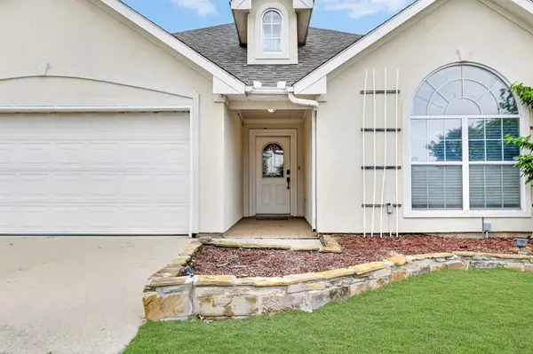 4933 Happy Trail, Fort Worth, TX 76244