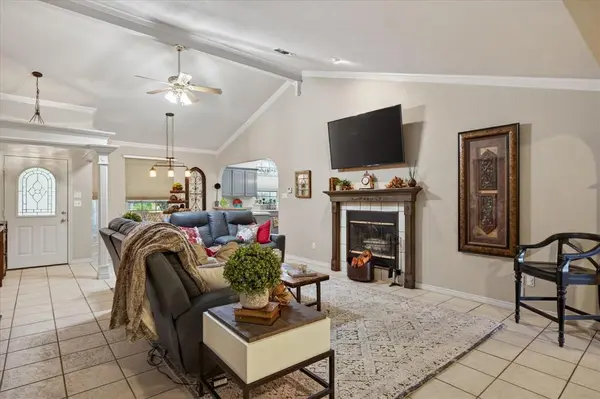 1405 5th Street, Granbury, TX 76048