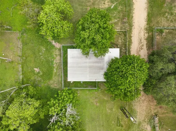 000 Linda Lee Crossing, Whitney, TX 76692