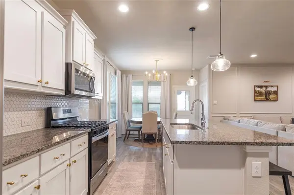 196 Tanager Drive, Rhome, TX 76078